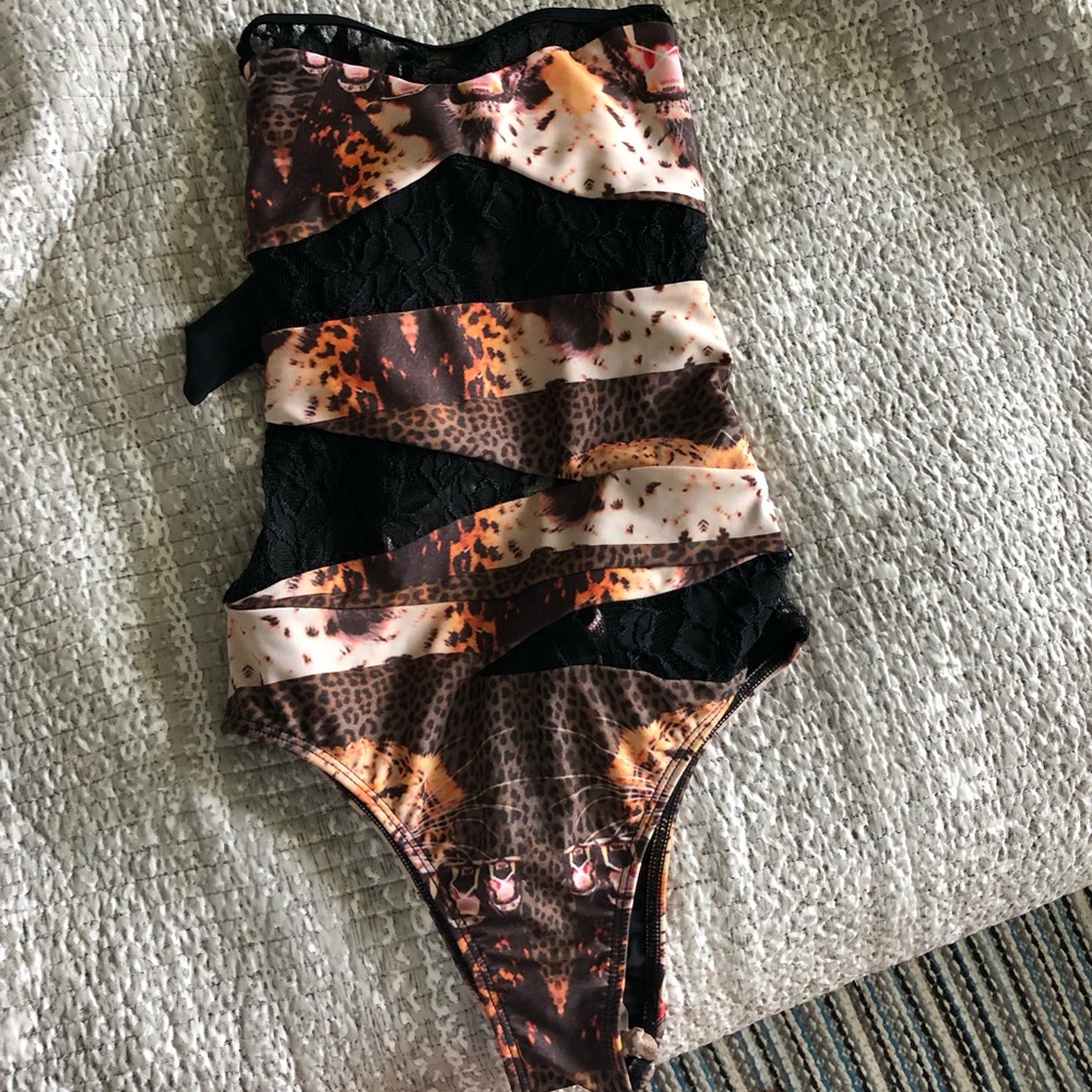 NWT BEACHRIOT x PACSUN ONE PIECE